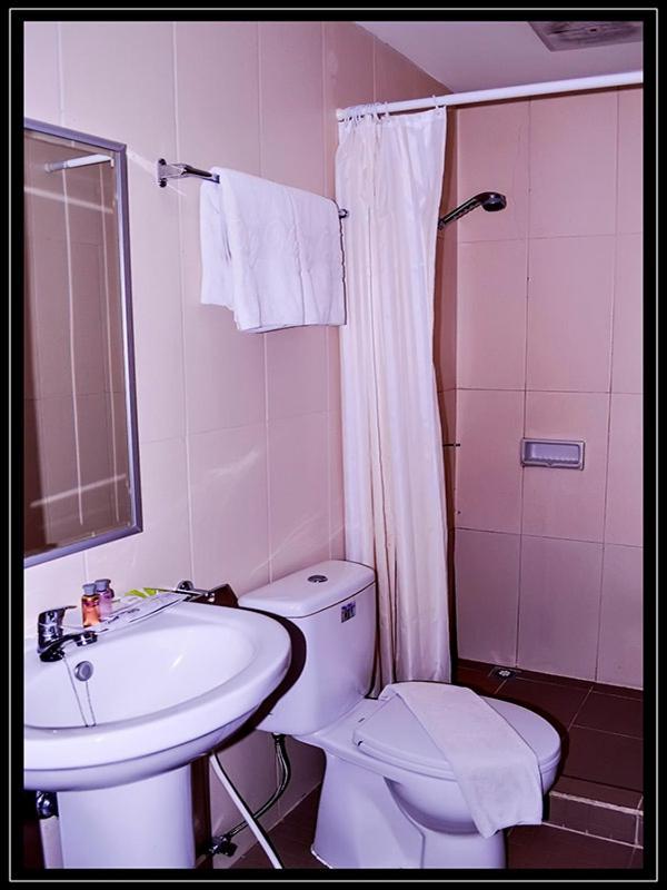 Ayla City Hotel Sorong Esterno foto
