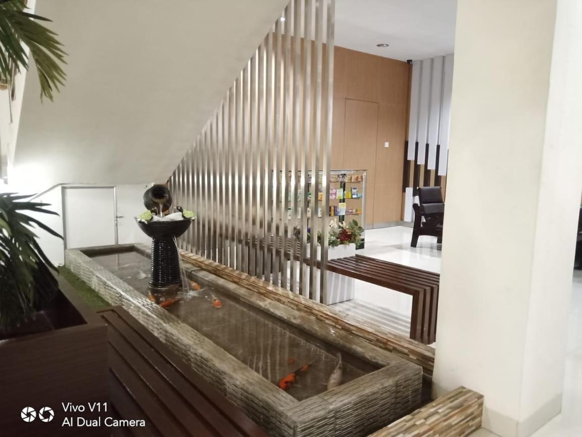 Ayla City Hotel Sorong Esterno foto