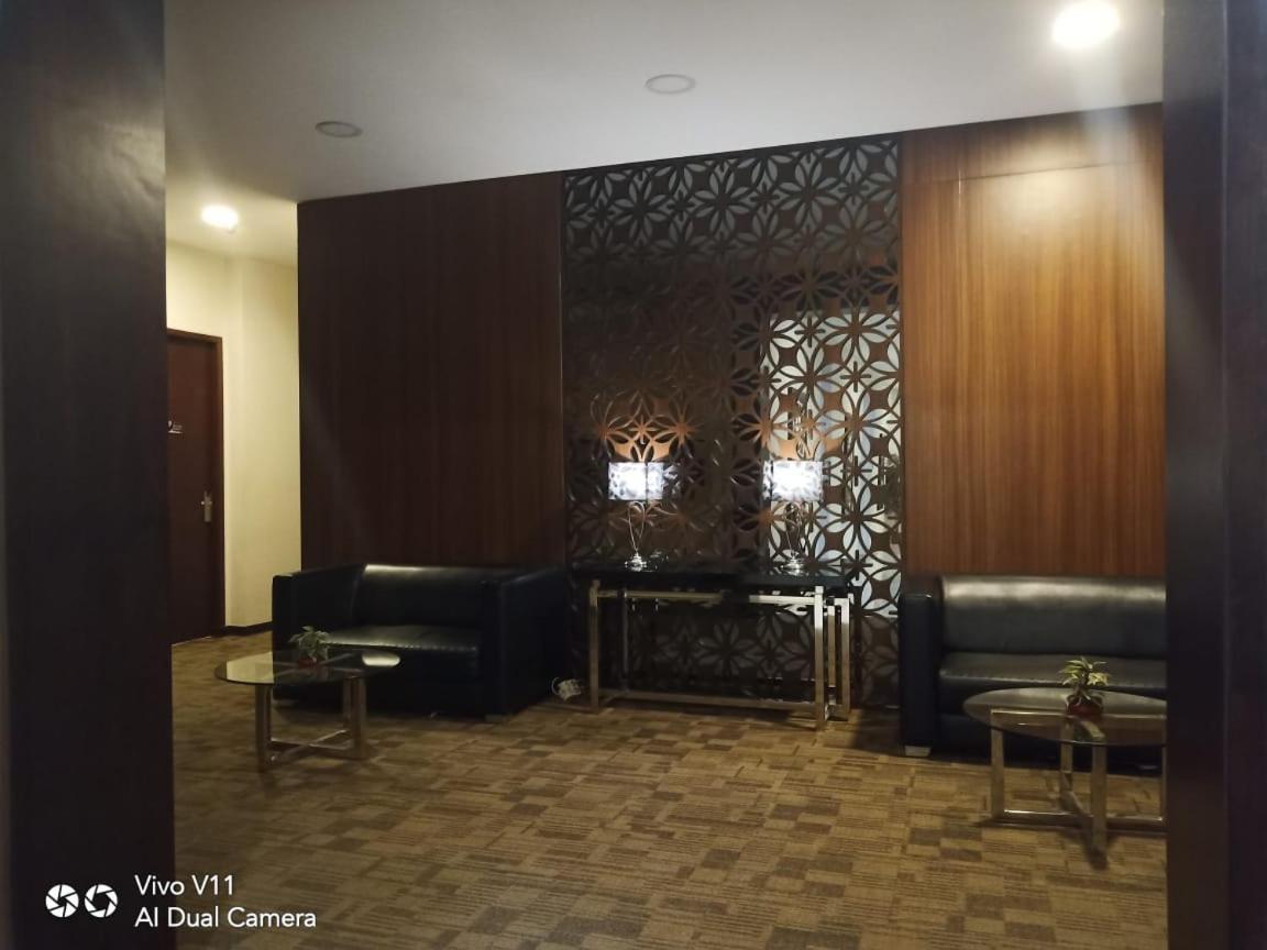 Ayla City Hotel Sorong Esterno foto