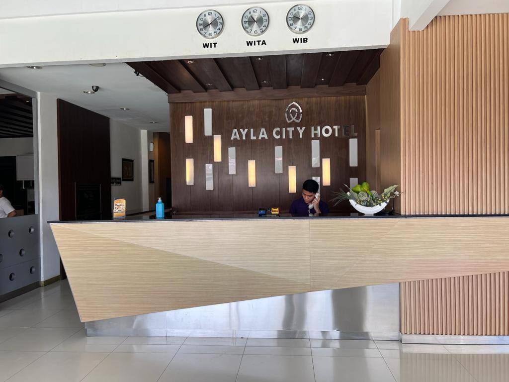 Ayla City Hotel Sorong Esterno foto