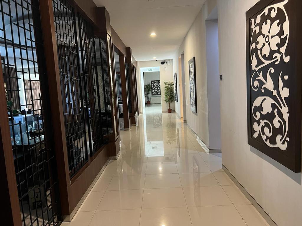 Ayla City Hotel Sorong Esterno foto