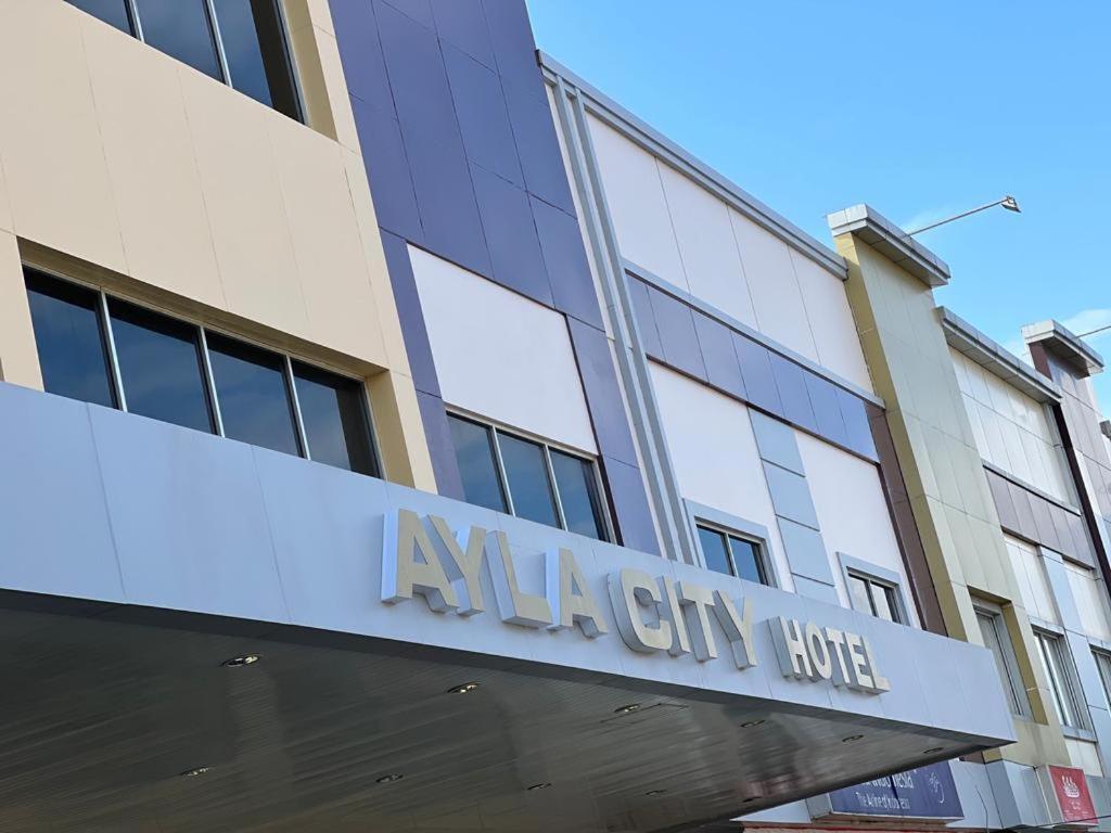 Ayla City Hotel Sorong Esterno foto